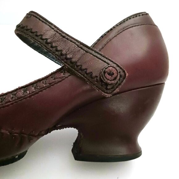 Indigo by Clarks Mary Jane Brown Leather Square Toe Curved Heel Sz 8.5 - Picture 6 of 9